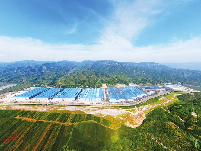 企业代表山西尚太锂电科技常务副总经理孙跃杰作交流发言时